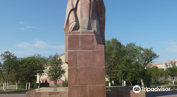 Statue of Lenin