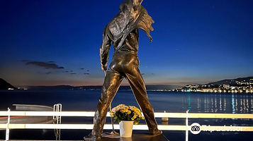 Freddie Mercury statue