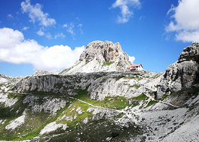 拉瓦莱多三峰山