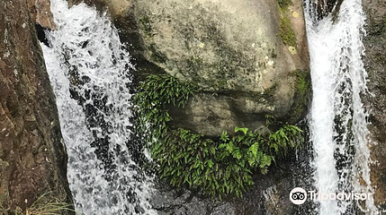 Hou Dong Keng Waterfall第 1 张图片