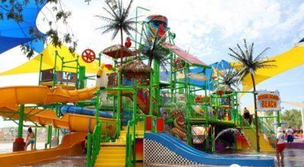 凤凰城潮野水上乐园