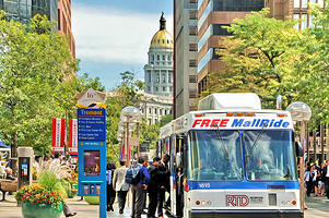 第十六街购物中心