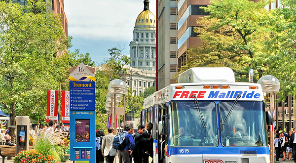 第十六街购物中心