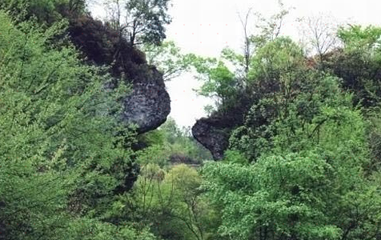百里杜鹃风景名胜区-千年一吻第 1 张图片