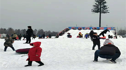 太白湖滑雪场第 3 张图片