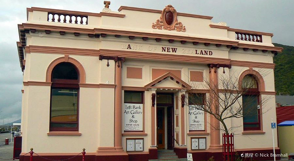 Left Bank Art Gallery