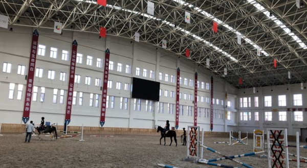 内蒙古月河湾马术乐园