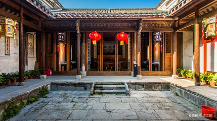 石山下第 1 张图片