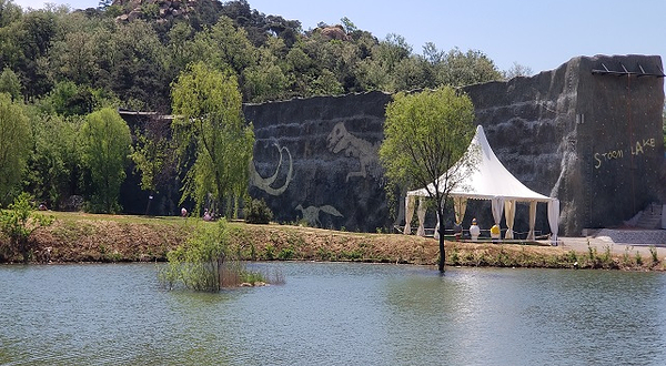 北戴河暴风湖国际营地