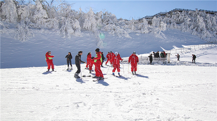 玉舍雪山滑雪场第 17 张图片