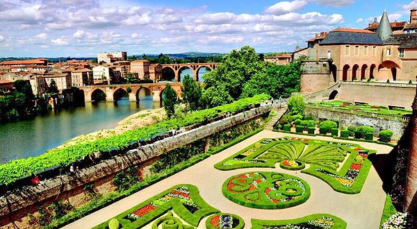 图卢兹-洛特雷克美术馆