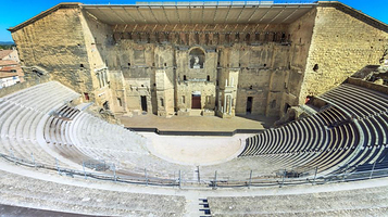 奥朗日古罗马剧场