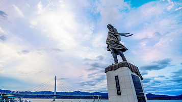 昭阳江少女铜像