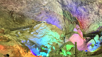 凤山岩溶国家地质博物馆