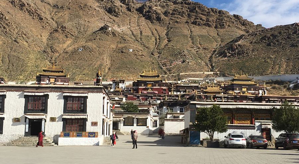 日喀则扎寺广场