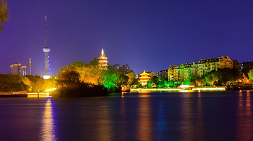 凤城河画舫游船