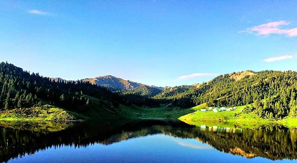 天鹅湖自然风景区