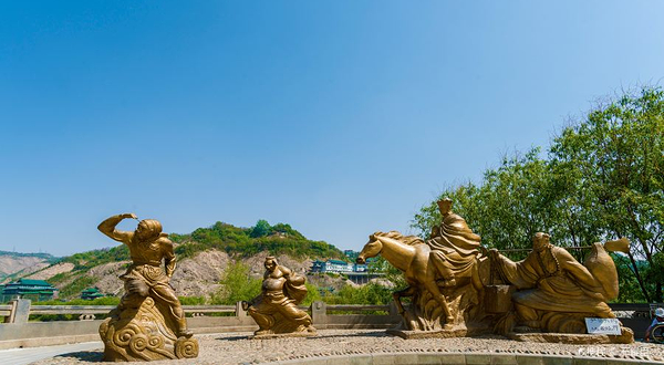 滨河路绿色长廊