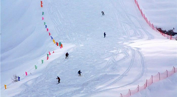 东胜生态园滑雪场
