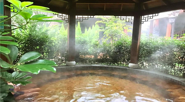 天下水夷温泉度假村