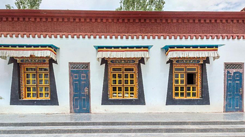 都兰县香日德班禅寺