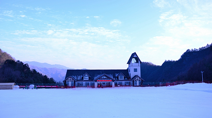 龙降坪国际滑雪场第 32 张图片