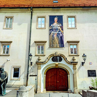 克洛维切维・德沃里画廊