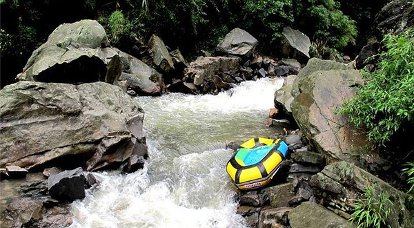 佛宝山大峡谷漂流