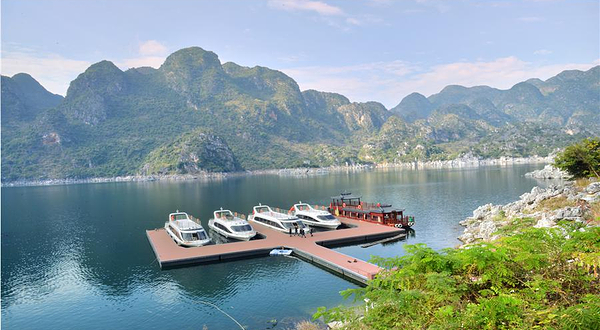 万峰湖景区旅游码头