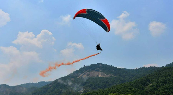 狮子峰滑翔伞飞行体验