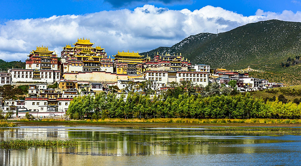 松赞林景区