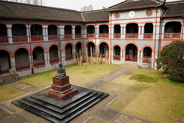 华东政法大学(长宁校区)第 4 张图片