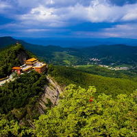 照金香山