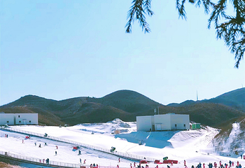 桂林天湖冰雪世界滑雪场第 36 张图片