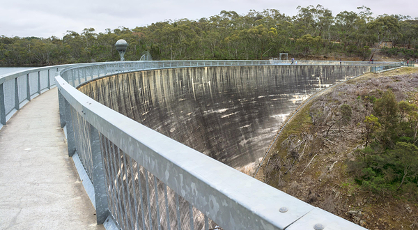 威廉斯城的回音墙