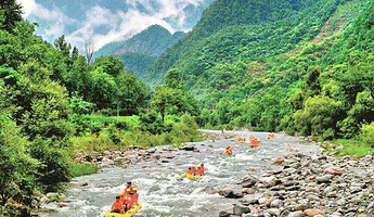 天台龙穿峡漂流