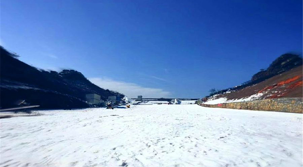 五盖山野外滑雪场