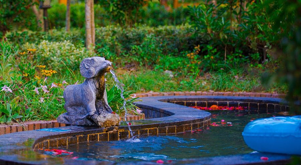 三里畈镇温泉山庄