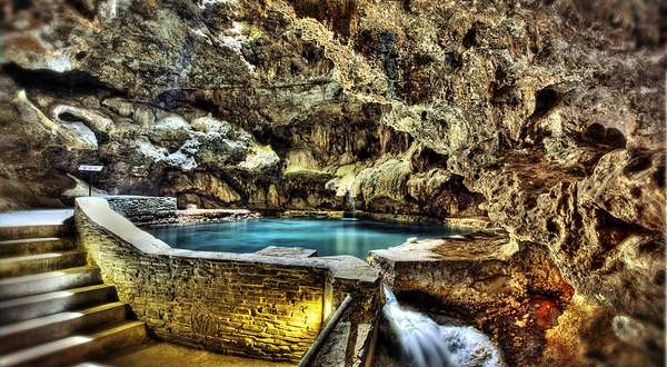 洞穴与盆地国家历史古迹