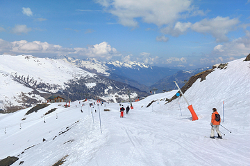 松鸣岩国际滑雪场第 1 张图片