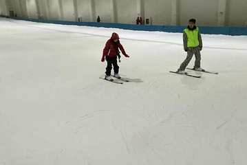 天鹅堡室内滑雪场第 12 张图片