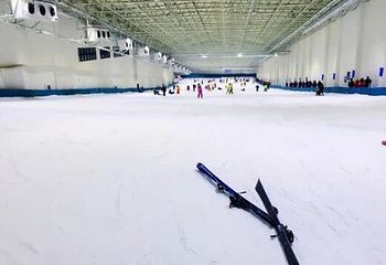 天鹅堡室内滑雪场第 4 张图片