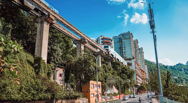 李子坝单轨穿楼观景平台