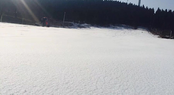 平阴润翔滑雪场