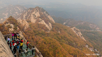 凤凰山玻璃栈道第 1 张图片