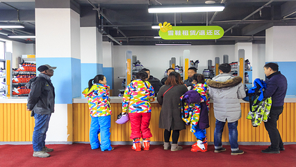 白鹿原影视城滑雪场第 7 张图片