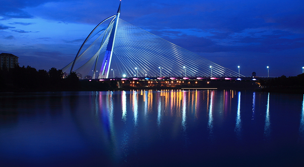 斯里绍加纳大桥