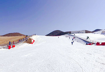 桂林天湖冰雪世界滑雪场第 21 张图片