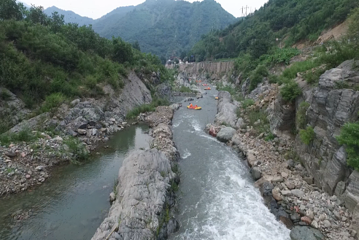 嶂石岩峡谷漂流第 18 张图片