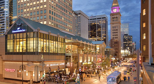 第十六街购物中心